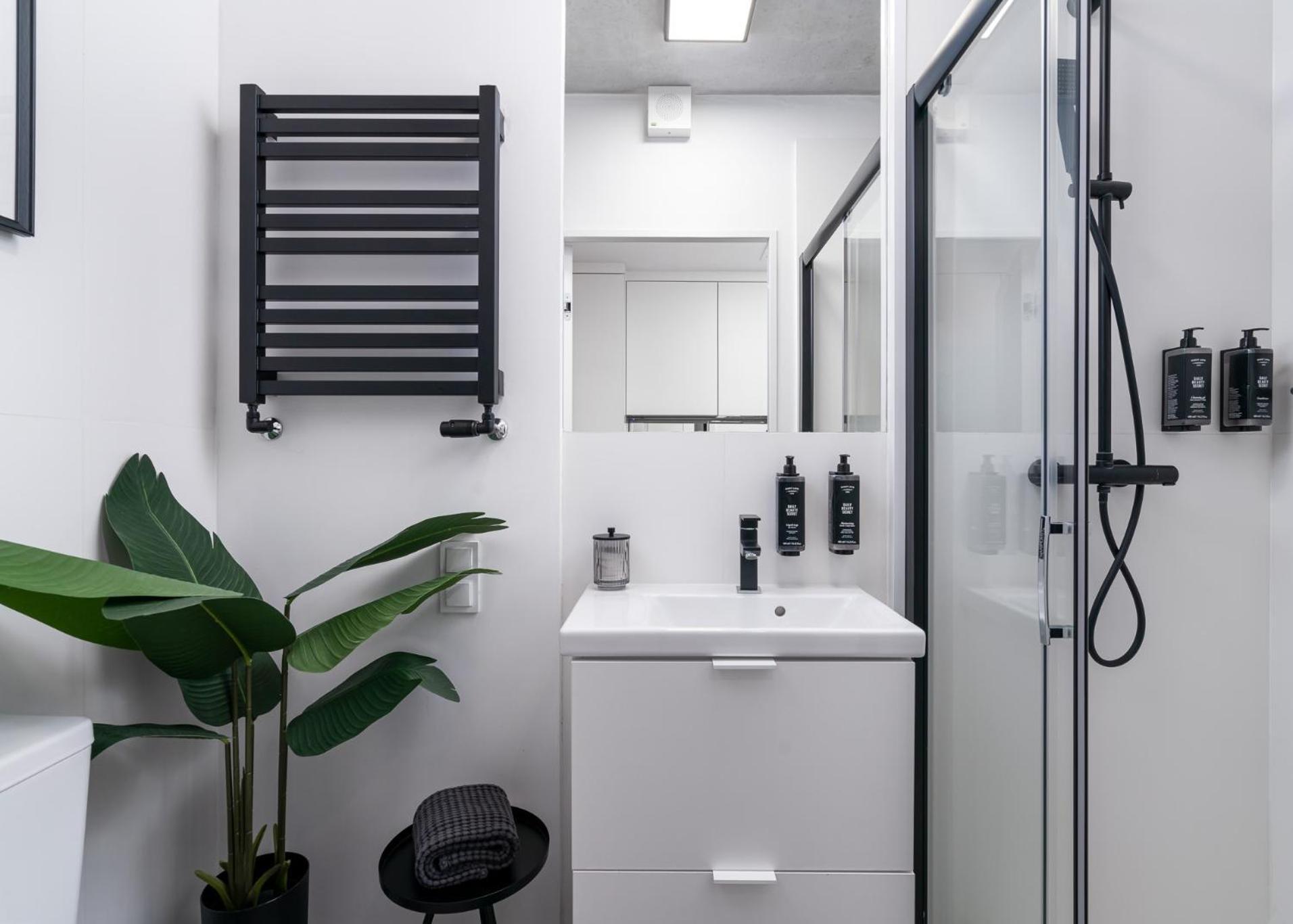 Apartments Wroc'Love By Me &301 Legnicka & Self Check-In 24H & Lift & Air Conditioning Wroclaw Dış mekan fotoğraf
